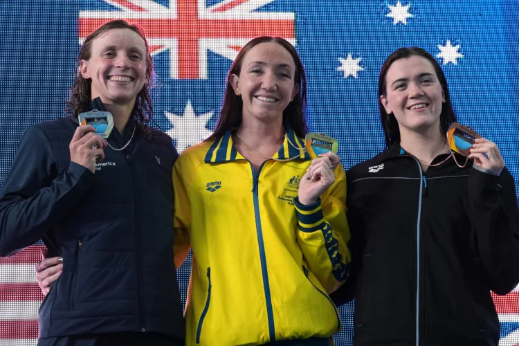 Lani Pallister stuns Katie Ledecky with her first international 800 free loss at Pan Pacs
